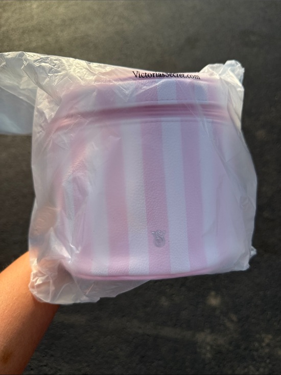Victoria's Secret Accessories - Victoria Secret 2-piece makeup bag